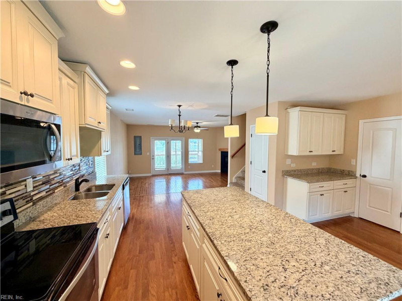 Photo 10 of 50 residential for sale in Portsmouth virginia