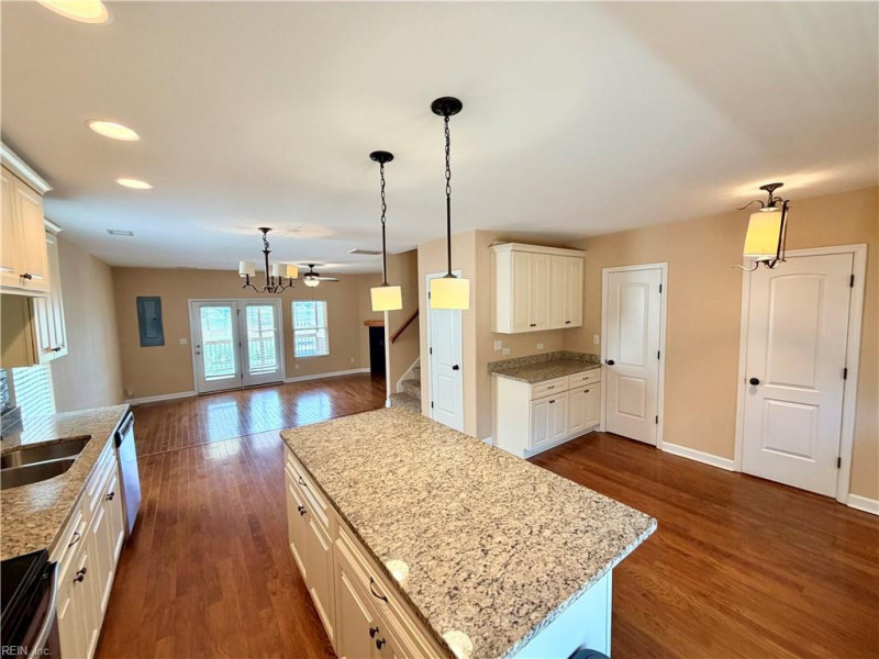 Photo 11 of 50 residential for sale in Portsmouth virginia