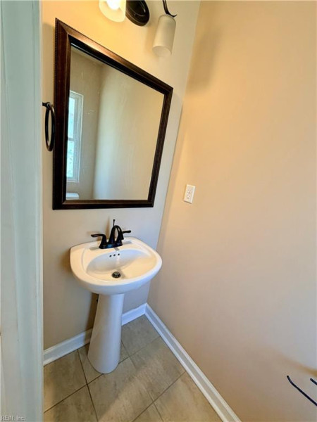 Photo 13 of 50 residential for sale in Portsmouth virginia