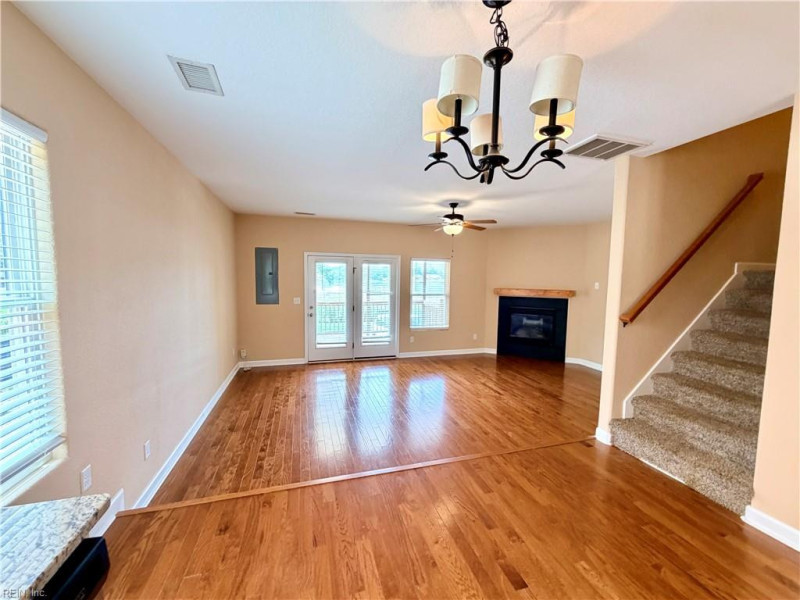 Photo 14 of 50 residential for sale in Portsmouth virginia