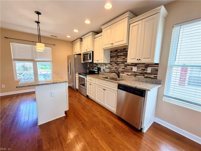 Photo 8 of 50 residential for sale in Portsmouth virginia