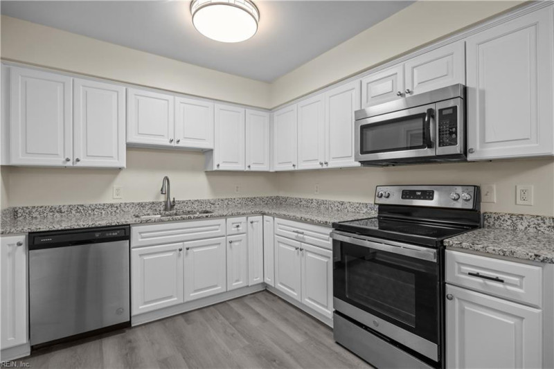 Photo 7 of 32 residential for sale in Newport News virginia Photo 7 of 32 residential for sale in Newport News virginia