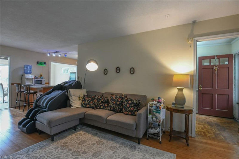 Photo 13 of 40 residential for sale in Virginia Beach virginia