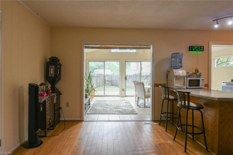 Photo 14 of 40 residential for sale in Virginia Beach virginia