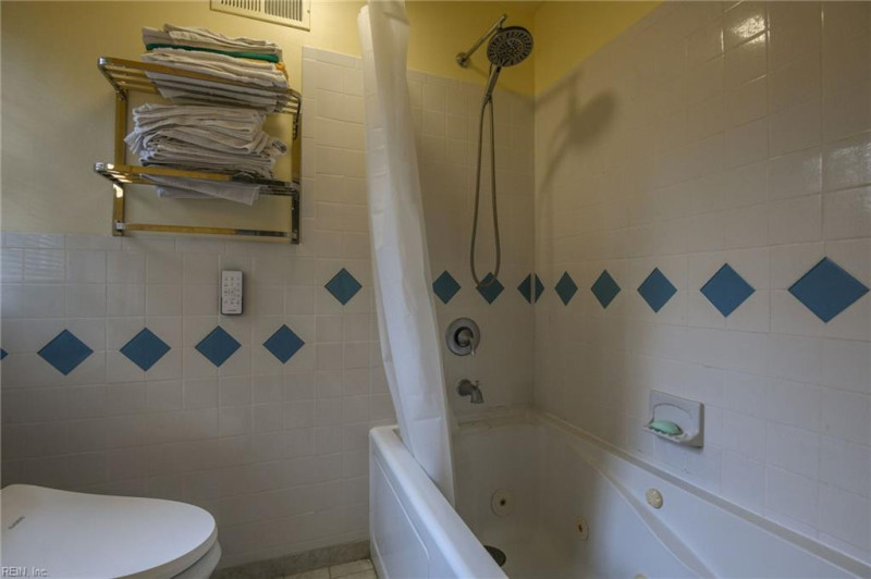 Photo 29 of 40 residential for sale in Virginia Beach virginia