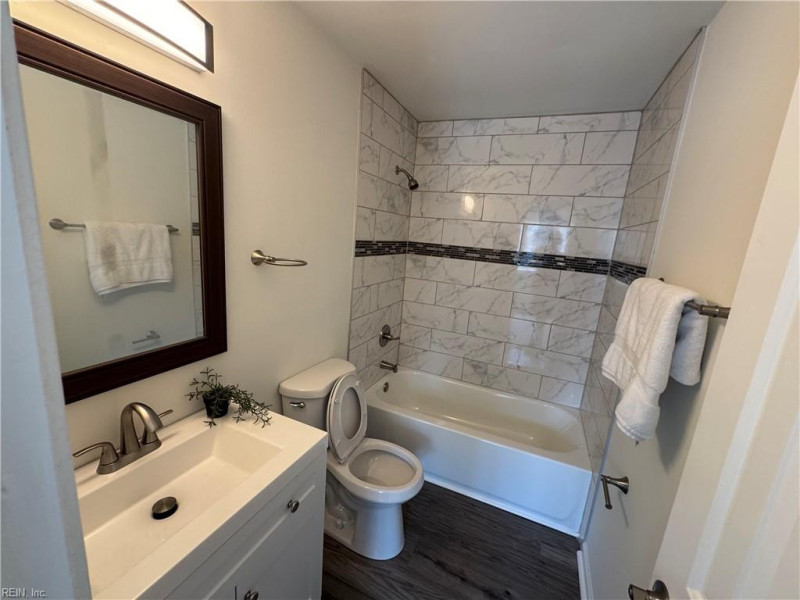 Photo 11 of 15 residential for sale in Hampton virginia