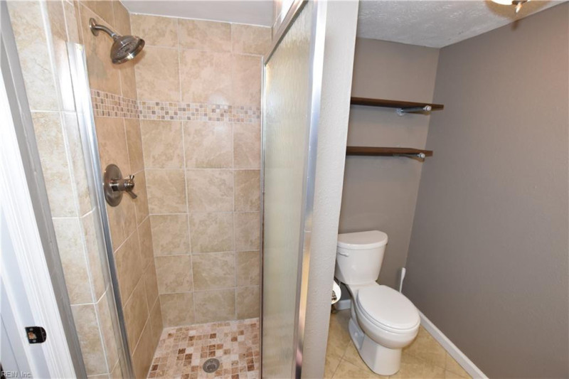 Photo 17 of 33 residential for sale in Hampton virginia