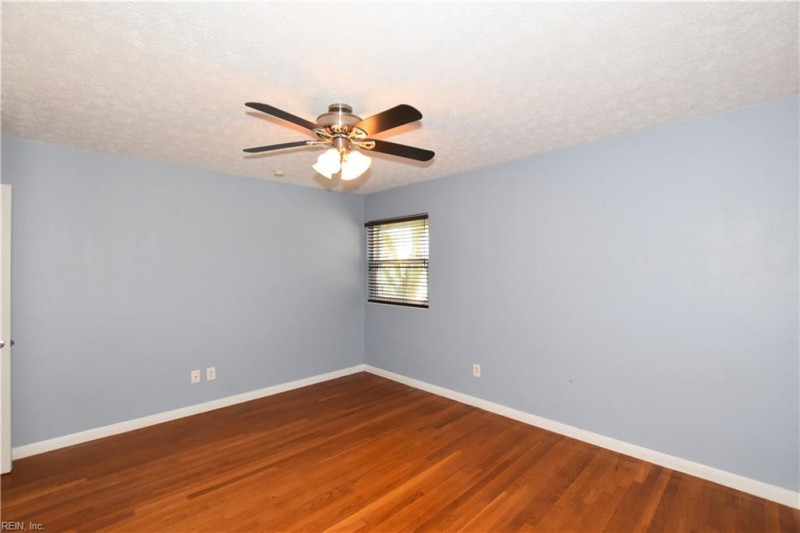 Photo 22 of 33 residential for sale in Hampton virginia