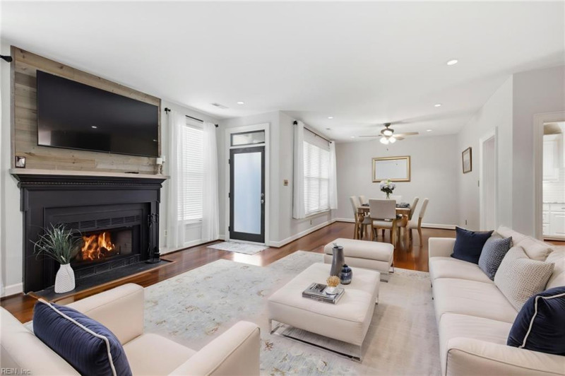 Photo 12 of 46 residential for sale in Virginia Beach virginia