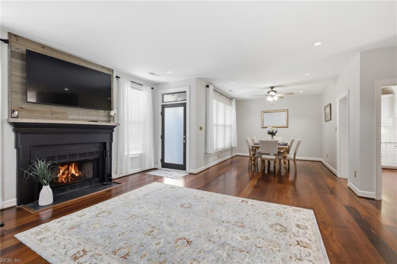 Photo 13 of 46 residential for sale in Virginia Beach virginia