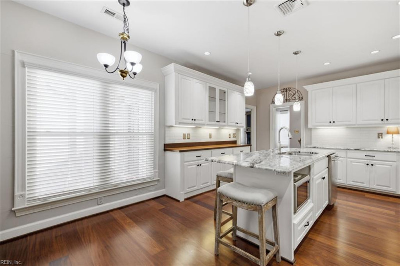 Photo 21 of 46 residential for sale in Virginia Beach virginia