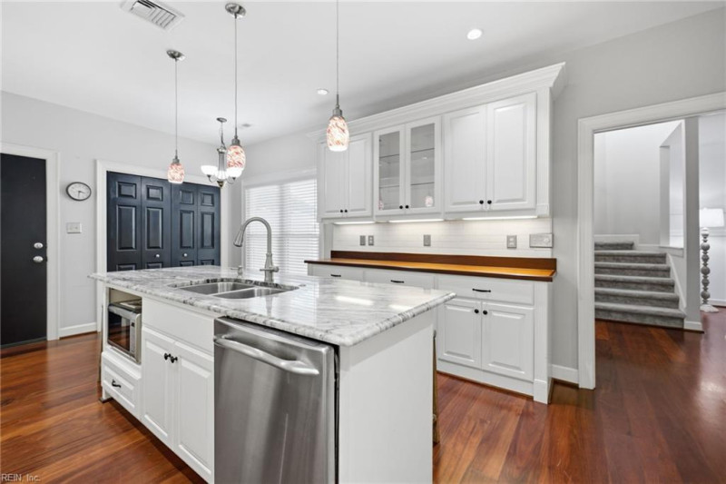 Photo 23 of 46 residential for sale in Virginia Beach virginia