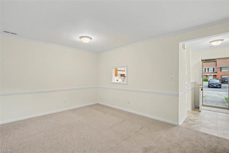 Photo 11 of 36 residential for sale in York County virginia