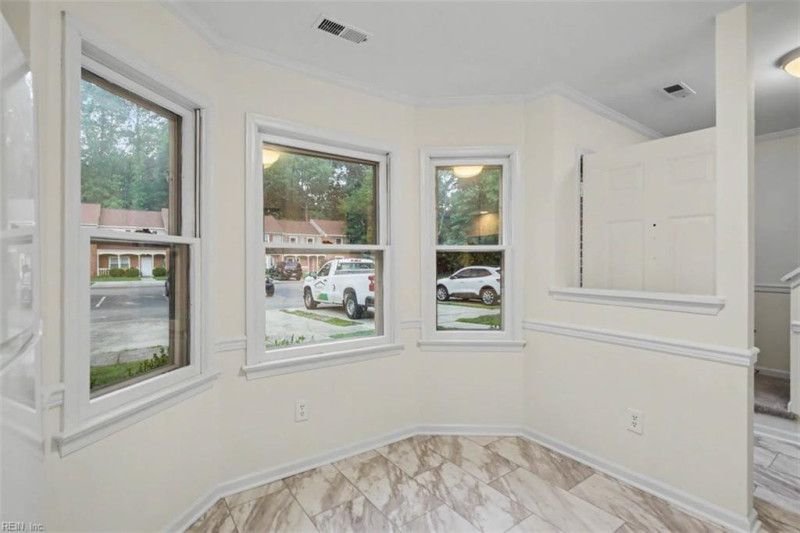 Photo 20 of 36 residential for sale in York County virginia