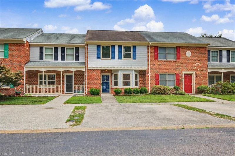Photo 3 of 36 residential for sale in York County virginia