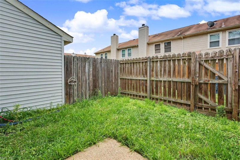 Photo 35 of 36 residential for sale in York County virginia