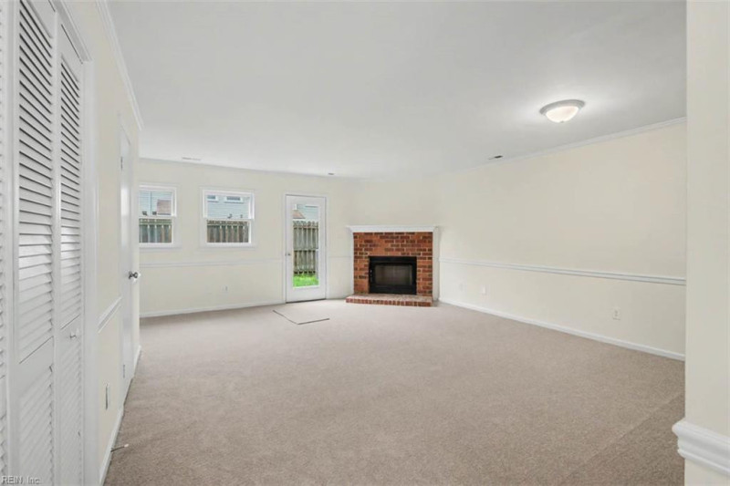 Photo 6 of 36 residential for sale in York County virginia