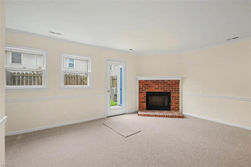Photo 7 of 36 residential for sale in York County virginia