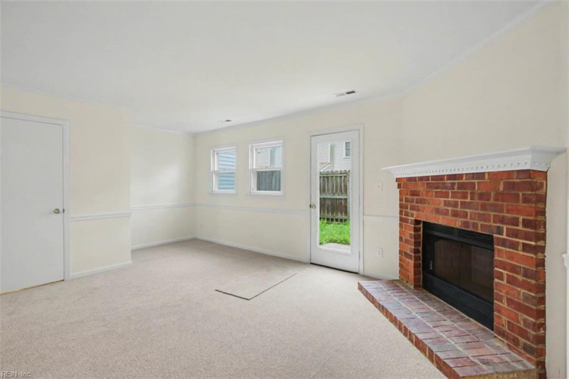 Photo 8 of 36 residential for sale in York County virginia