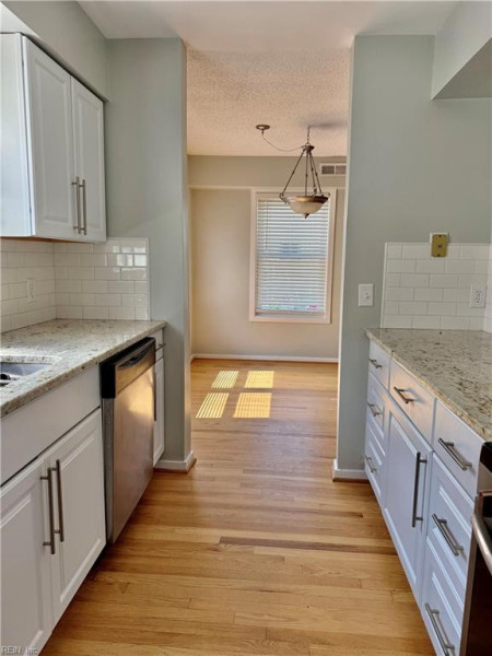 Photo 12 of 36 residential for sale in Virginia Beach virginia