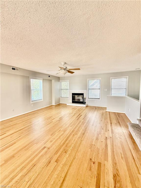 Photo 3 of 36 residential for sale in Virginia Beach virginia