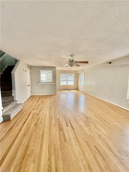 Photo 7 of 36 residential for sale in Virginia Beach virginia