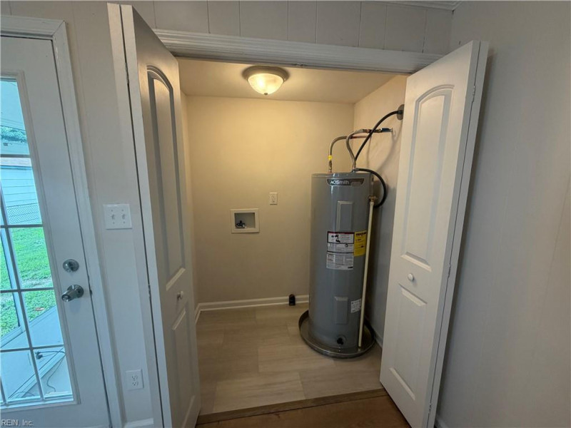 Photo 11 of 15 residential for sale in Chesapeake virginia