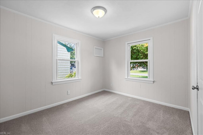 Photo 20 of 30 residential for sale in Chesapeake virginia