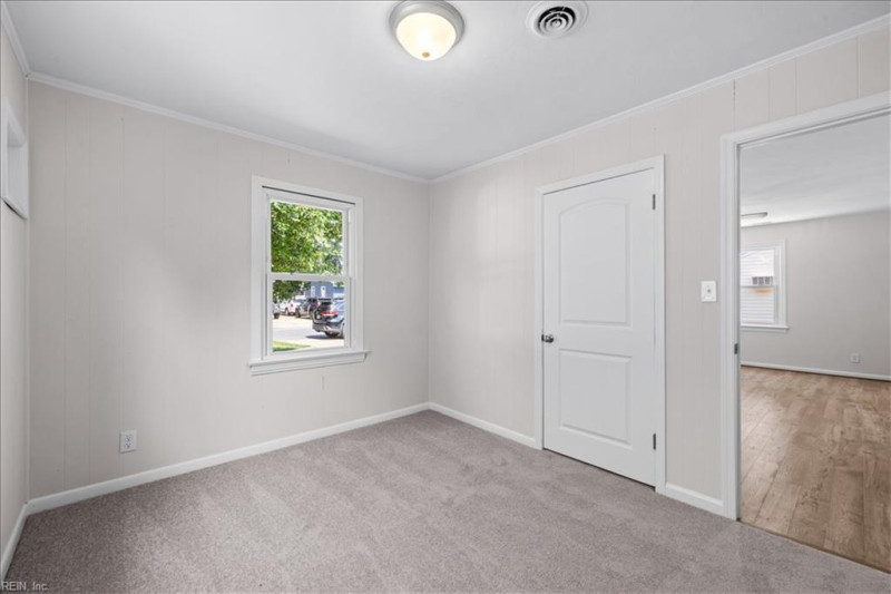 Photo 21 of 30 residential for sale in Chesapeake virginia