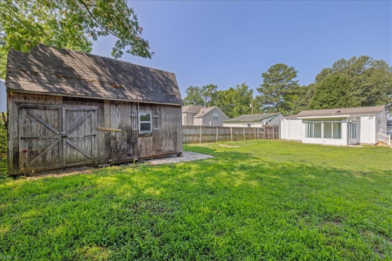 Photo 28 of 30 residential for sale in Chesapeake virginia