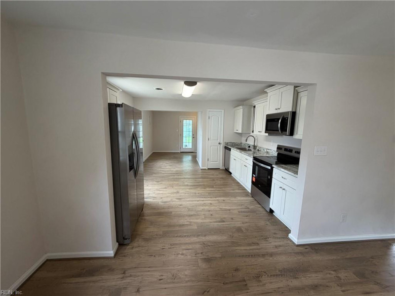 Photo 3 of 15 residential for sale in Chesapeake virginia