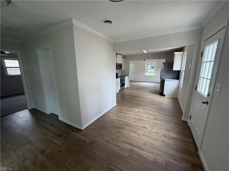 Photo 6 of 15 residential for sale in Chesapeake virginia