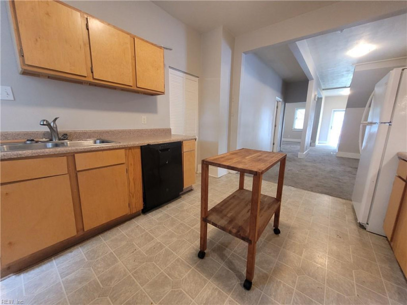 Photo 6 of 22 residential for sale in Norfolk virginia