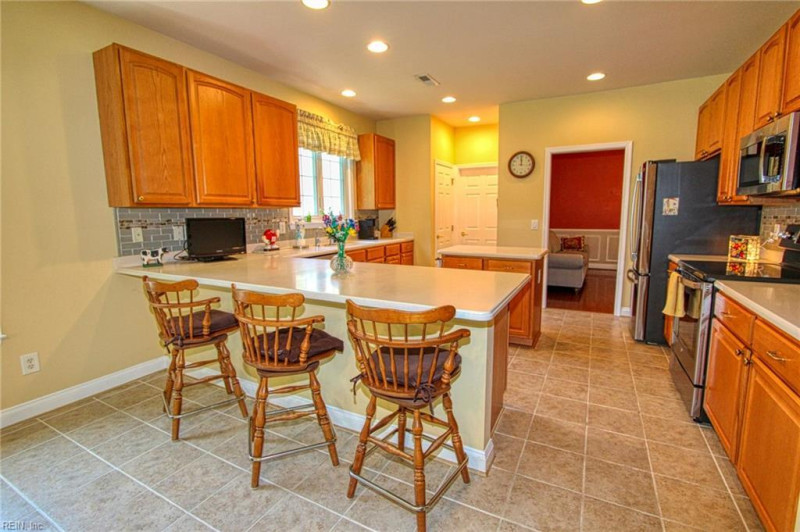 Photo 2 of 28 residential for sale in James City County virginia
