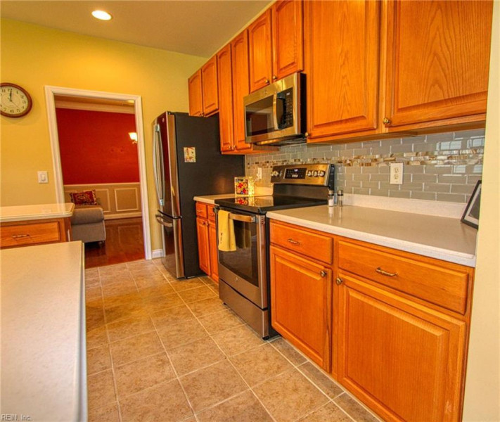 Photo 4 of 28 residential for sale in James City County virginia
