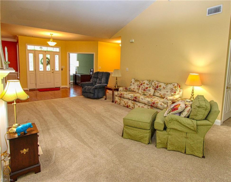 Photo 7 of 28 residential for sale in James City County virginia