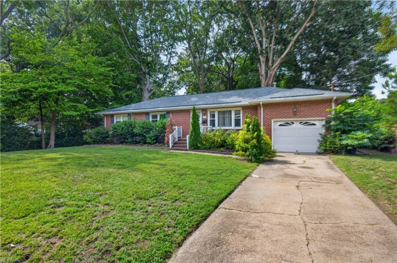 Photo 2 of 32 residential for sale in Hampton virginia