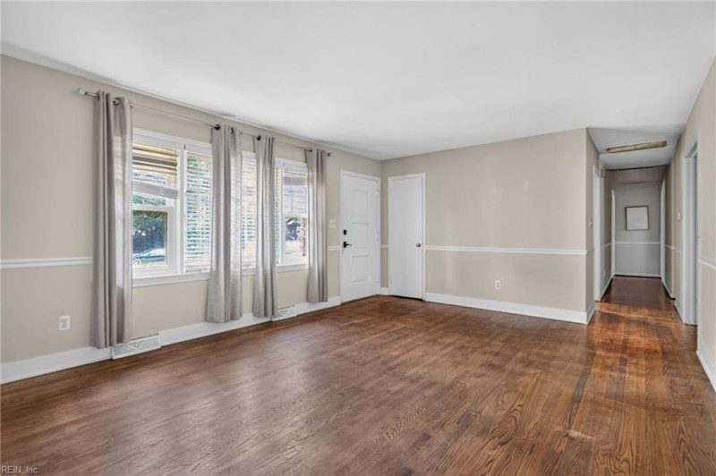 Photo 6 of 32 residential for sale in Hampton virginia