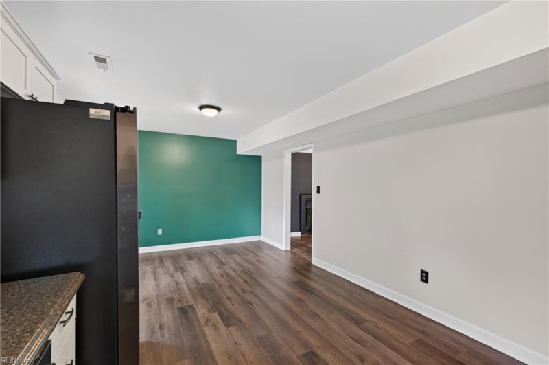 Photo 14 of 32 residential for sale in Hampton virginia