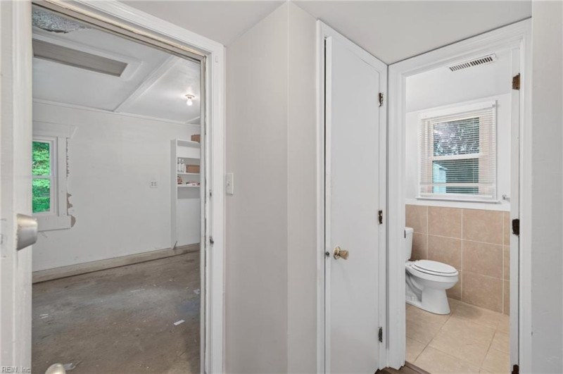 Photo 15 of 32 residential for sale in Hampton virginia