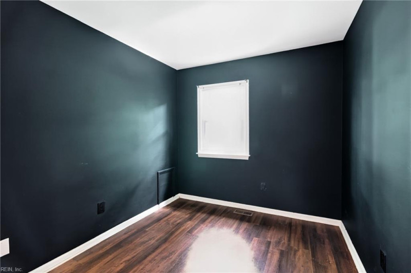 Photo 26 of 32 residential for sale in Hampton virginia