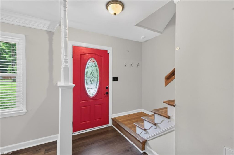 Photo 4 of 32 residential for sale in Hampton virginia