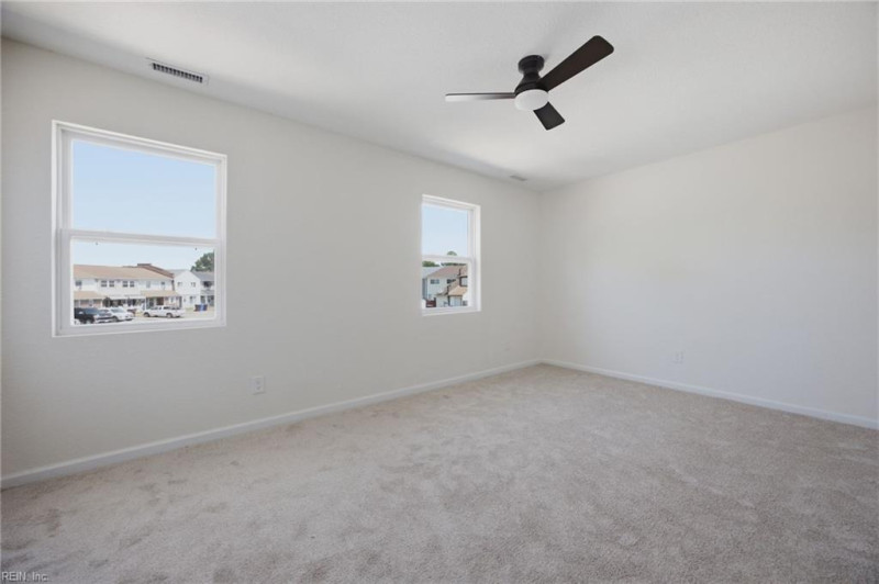 Photo 16 of 25 residential for sale in Chesapeake virginia