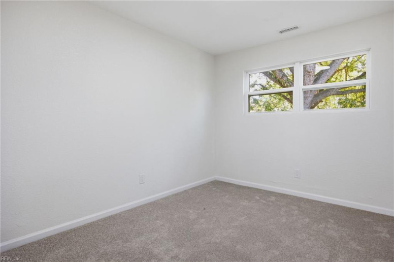 Photo 19 of 25 residential for sale in Chesapeake virginia