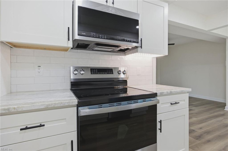 Photo 5 of 25 residential for sale in Chesapeake virginia