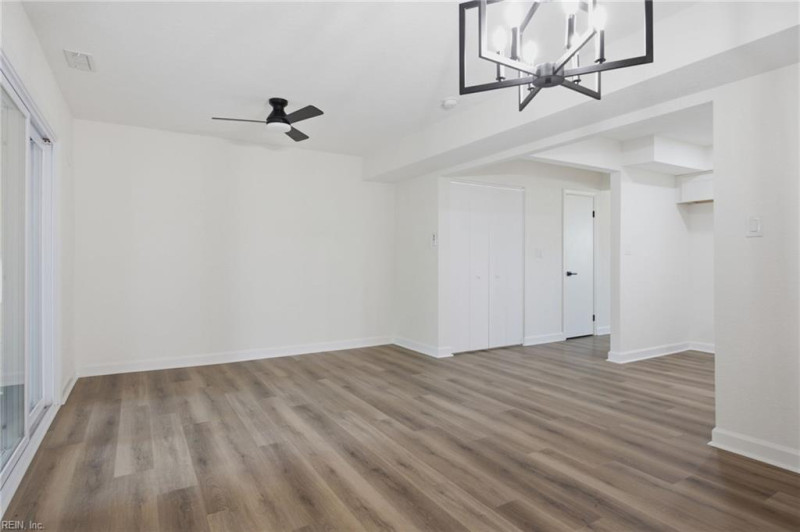 Photo 7 of 25 residential for sale in Chesapeake virginia