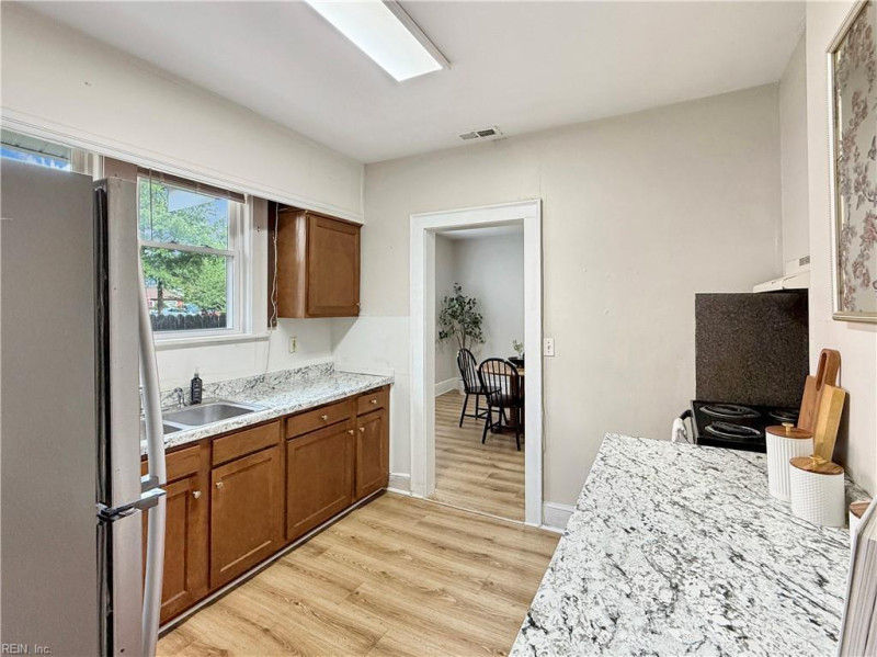 Photo 13 of 25 residential for sale in Norfolk virginia