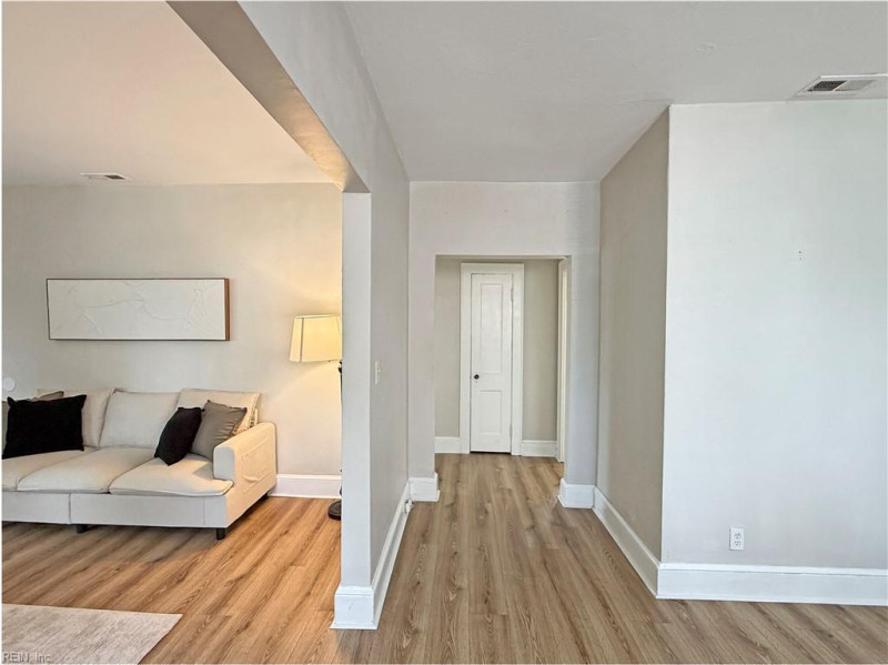Photo 14 of 25 residential for sale in Norfolk virginia