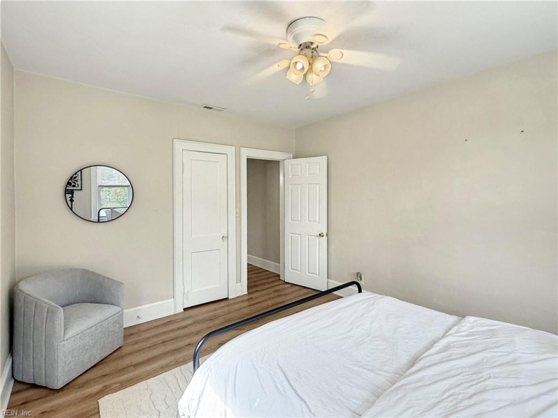 Photo 18 of 25 residential for sale in Norfolk virginia