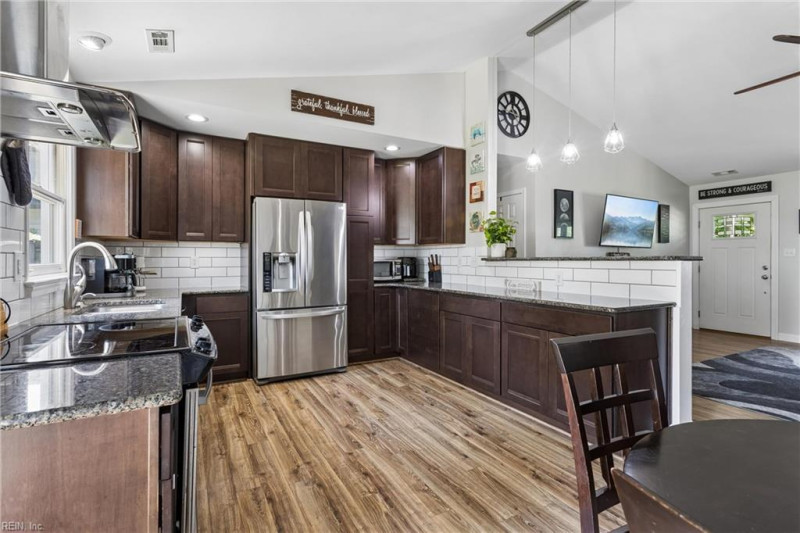 Photo 14 of 36 residential for sale in Newport News virginia